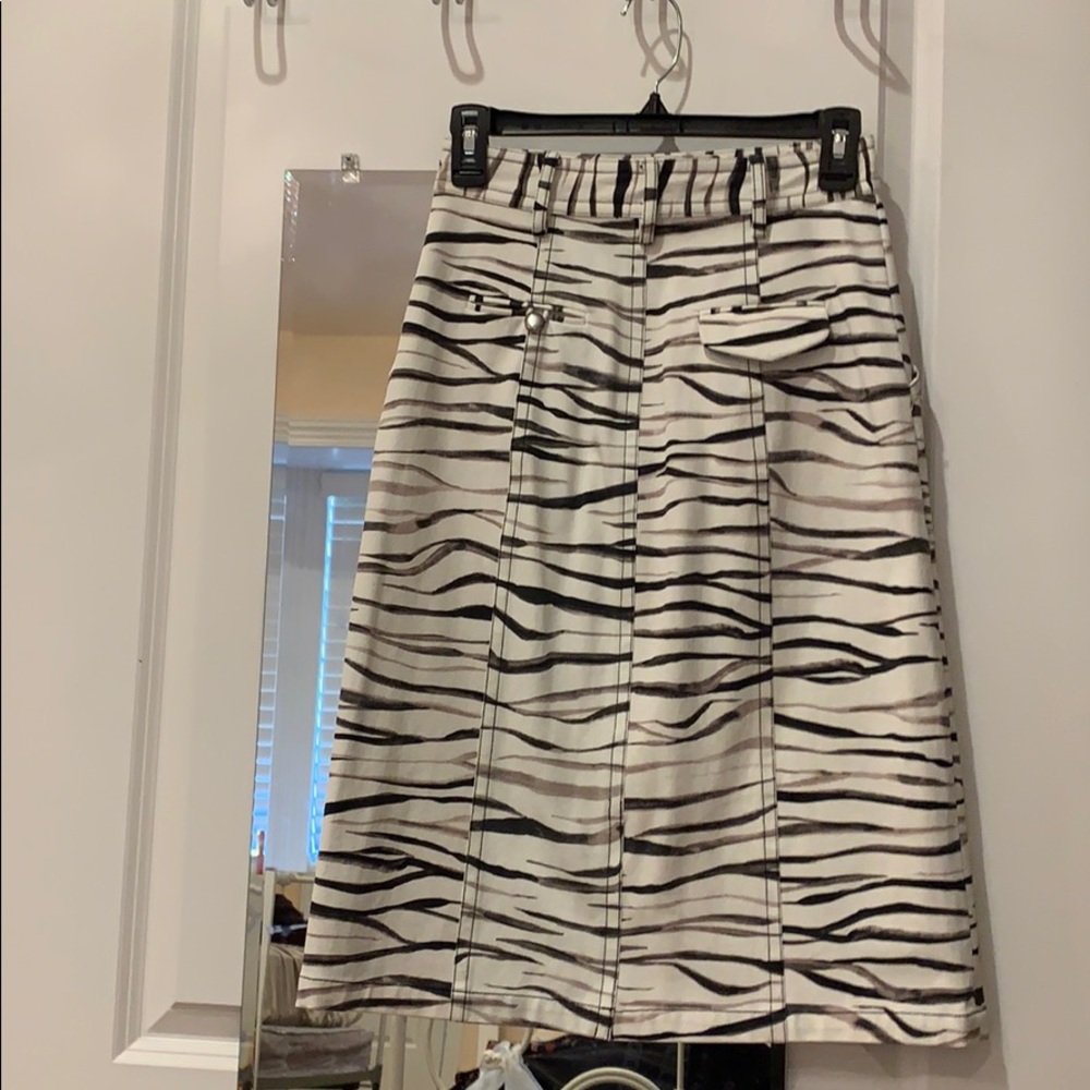 NWOT black and white anthro skirt - Picture 2 of 6